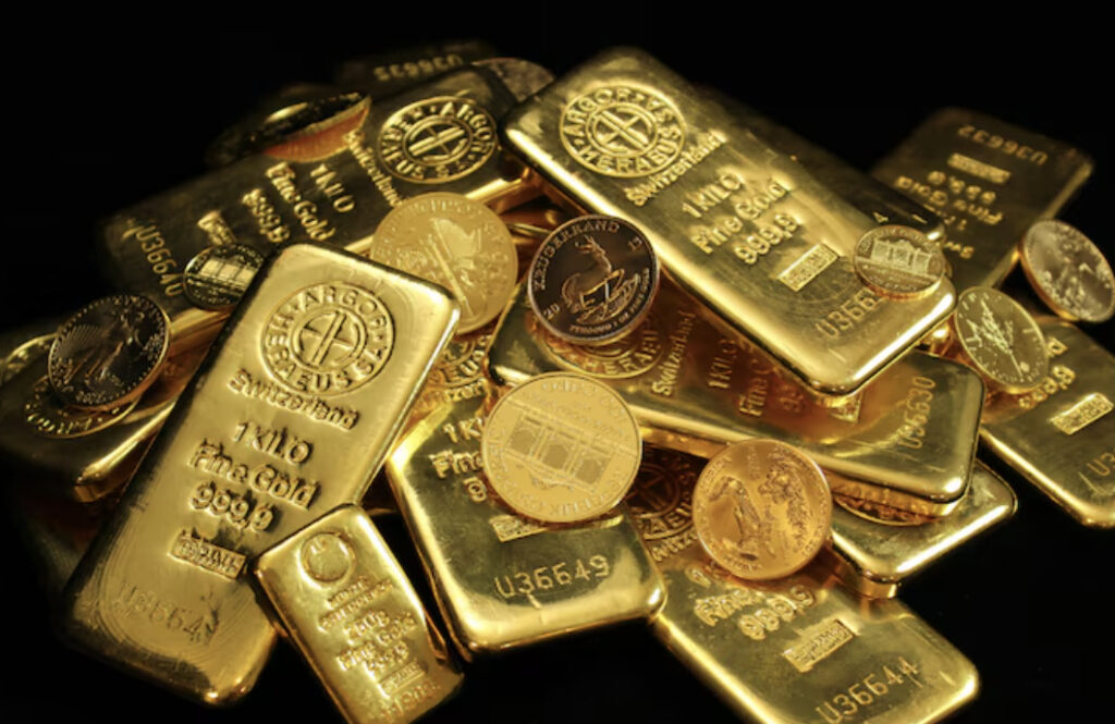 ₹8.68 Cr Worth Gold And Electronics Seized At Mumbai Airport